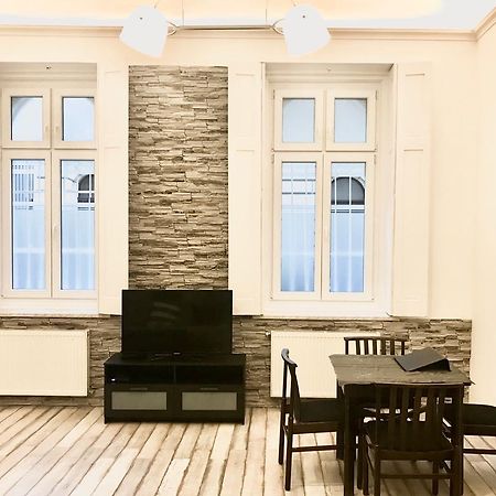 Homelike Luxury Flat On Gyulai Pal Будапеща Екстериор снимка