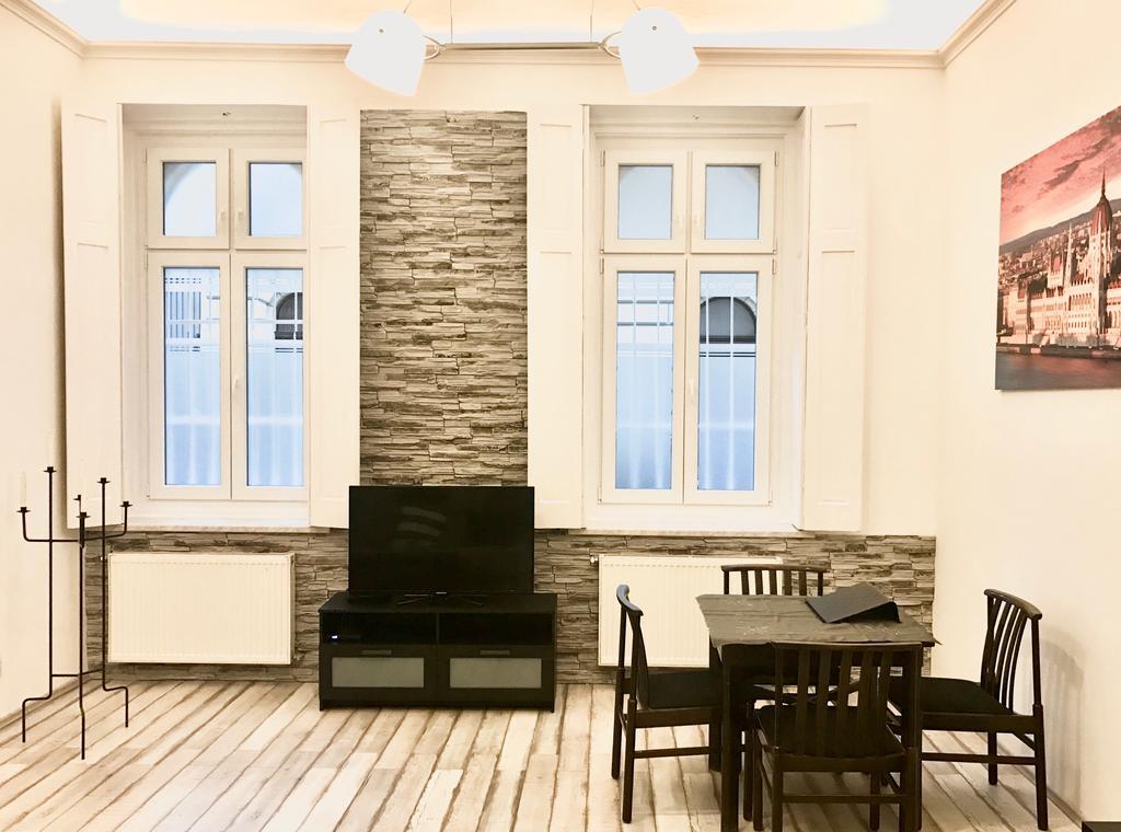 Homelike Luxury Flat On Gyulai Pal Будапеща Екстериор снимка