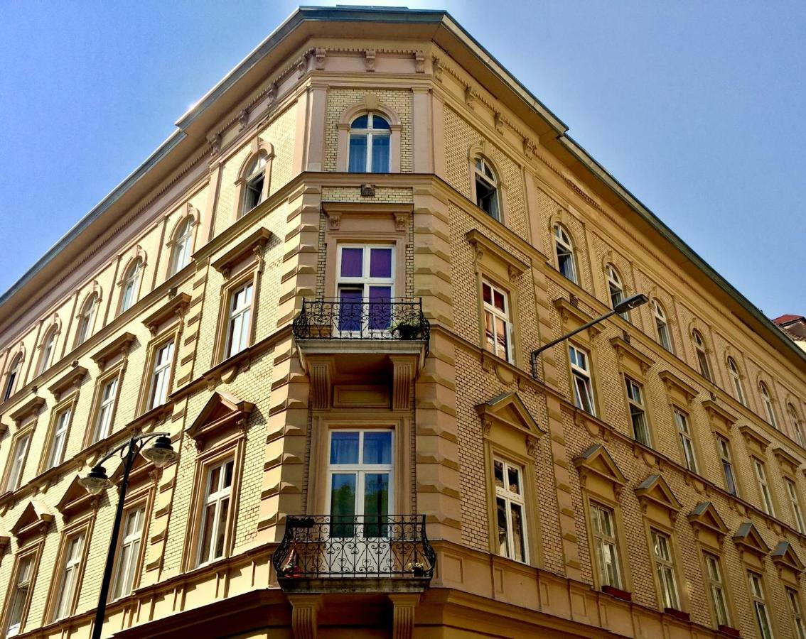 Homelike Luxury Flat On Gyulai Pal Будапеща Екстериор снимка